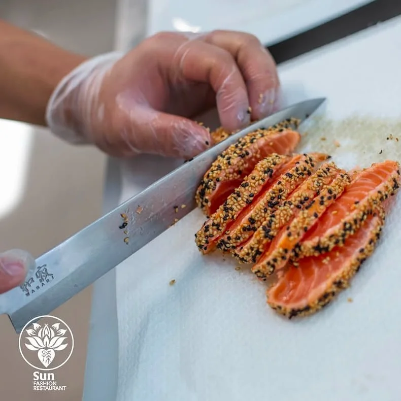 Preparazione sushi in cucina