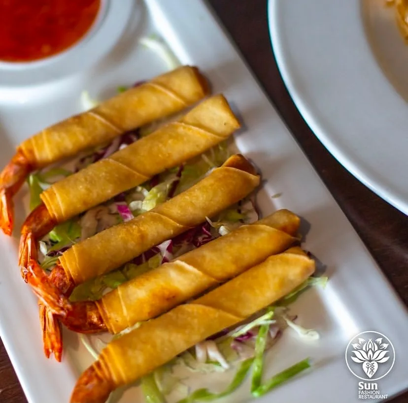Involtini primavera con salsa
